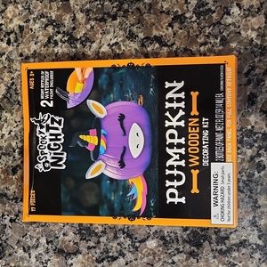 Spooky Nightz PUMPKIN WOODEN DECORATING KIT new in box w/ 2 waterproof paint